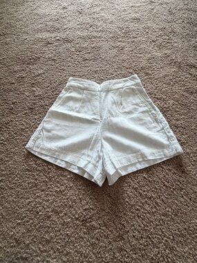 Abercrombie Women’s White Linen-Blend Shorts